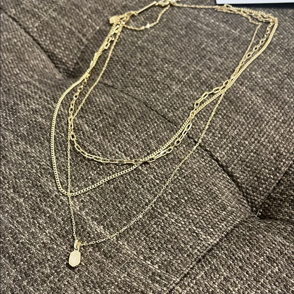 Kendra Scott mini Elisa triple strand necklace - Picture 5 of 9